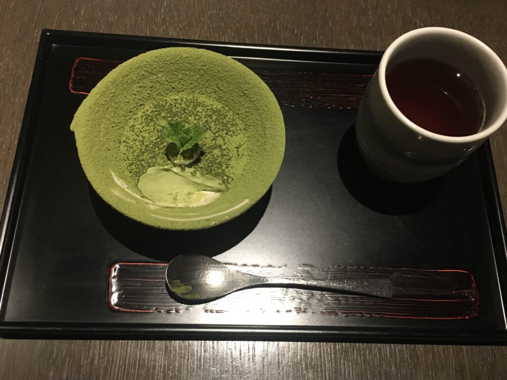界アンジンの一人旅中に撮影した夕食のスイーツ(甘味)の写真