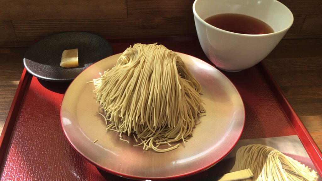 星野リゾートで一人旅周辺観光中に小布施堂で撮影した秋限定の絶品和栗スイーツ「栗の点心 朱雀(すざく)」